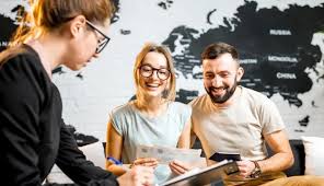 CÓMO CIUDADES DE TODO EL MUNDO SEDUCEN AL TURISTA DE ALTO PODER ADQUISITIVO: ESTRATEGIAS DE MARKETING Y EXPERIENCIAS EXCLUSIVAS